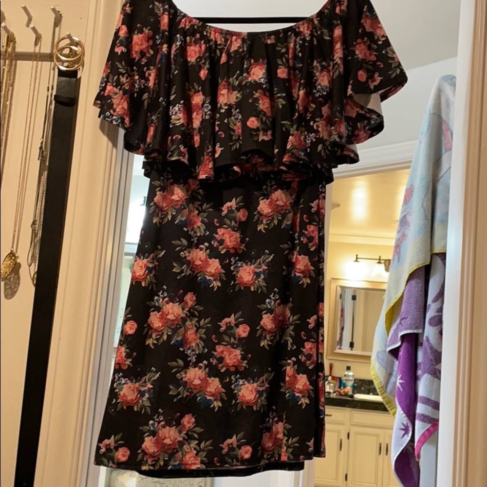 Off the shoulder short floral dress